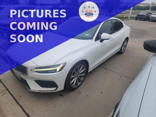 2020 Volvo S60 T5 Momentum