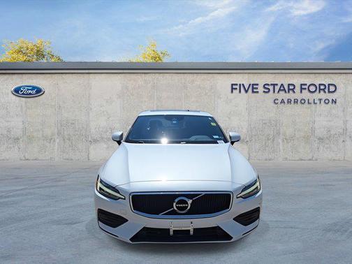2020 Volvo S60 T5 Momentum