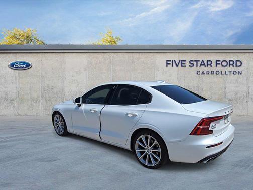 2020 Volvo S60 T5 Momentum