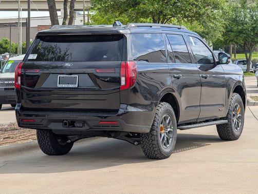 Agate Black Metallic 2026 Ford Expedition Tremor