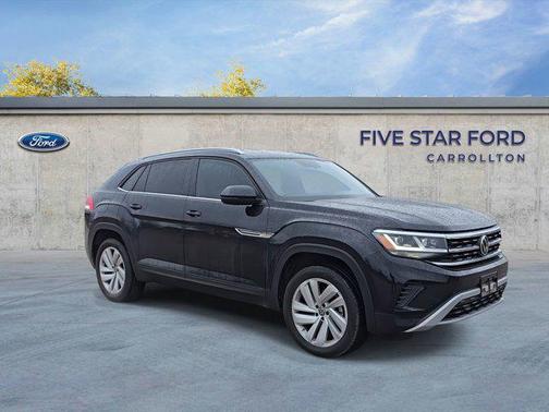 Deep Black Pearl 2022 Volkswagen Atlas Cross Sport 2.0T SE w/Technology