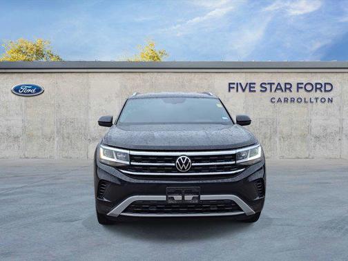 Deep Black Pearl 2022 Volkswagen Atlas Cross Sport 2.0T SE w/Technology