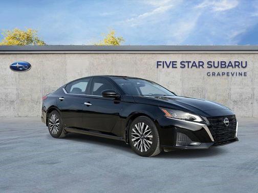 Super Black 2023 Nissan Altima 2.5 SV