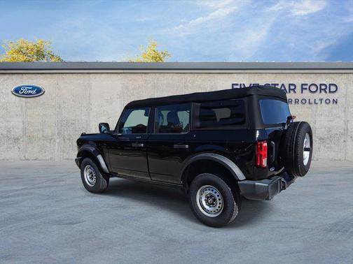 2022 Ford Bronco Base 4 Door 4x4