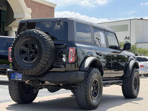 Shadow Black 2023 Ford Bronco Wildtrak