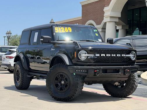 Shadow Black 2023 Ford Bronco Wildtrak
