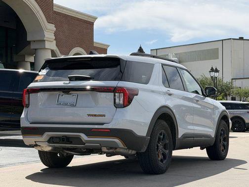 Space White Metallic 2026 Ford Explorer Tremor