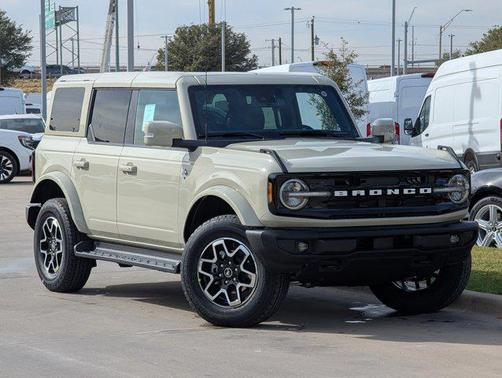 2025 Ford Bronco Outer Banks
