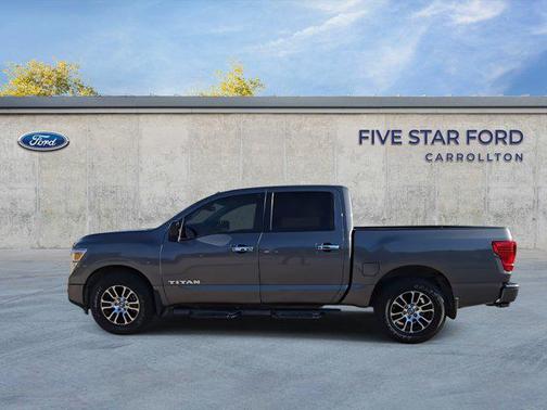 2021 Nissan Titan SV