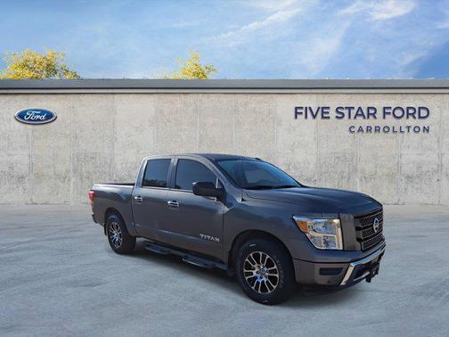 2021 Nissan Titan SV
