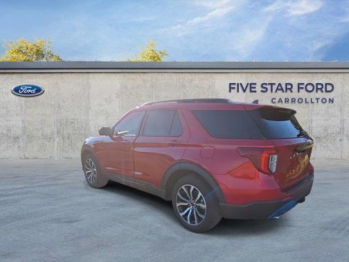 2022 Ford Explorer ST-Line