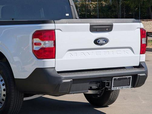 Oxford White 2025 Ford Maverick XL