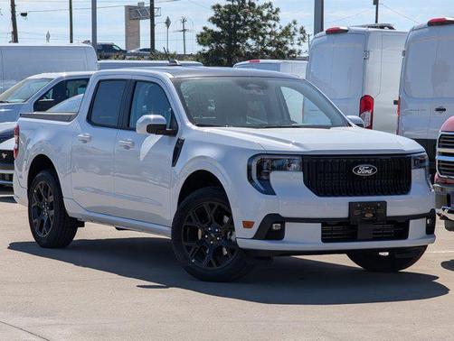 2025 Ford Maverick Lobo Standard
