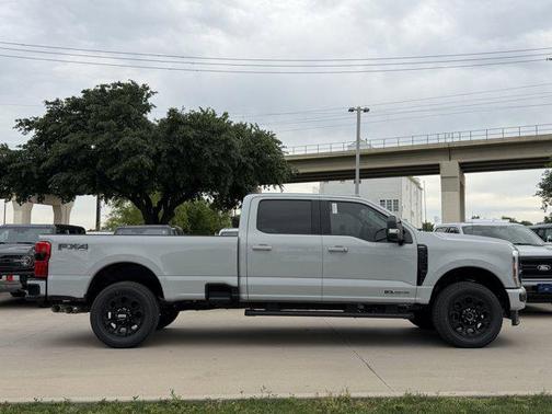 Avalanche 2026 Ford F-350 Lariat