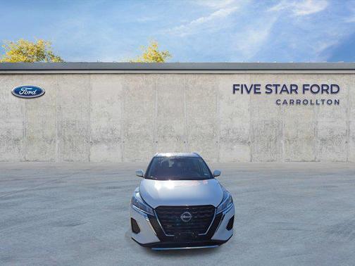 2022 Nissan Kicks SV