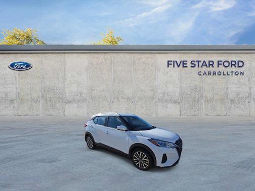 2022 Nissan Kicks SV