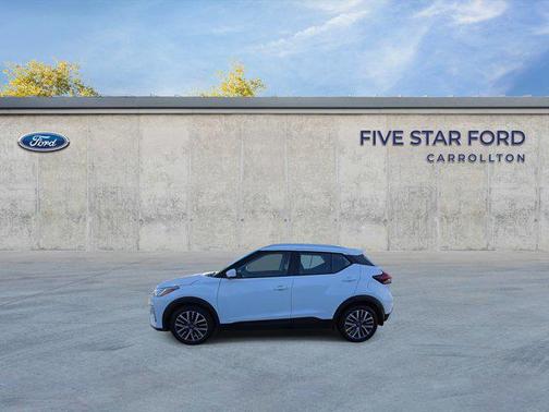 2022 Nissan Kicks SV