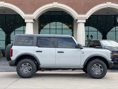 Avalanche Gray 2026 Ford Bronco Big Bend