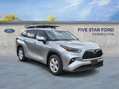 2024 Toyota Highlander LE