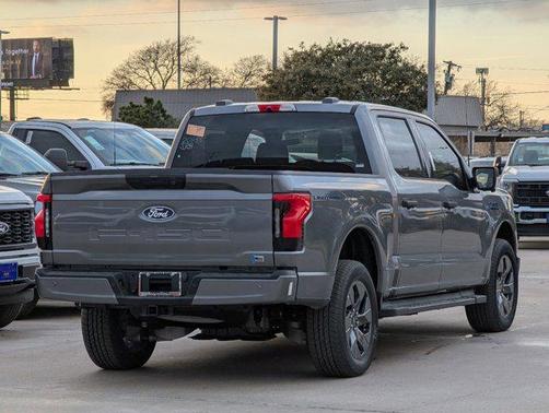 2024 Ford F-150 Lightning XLT