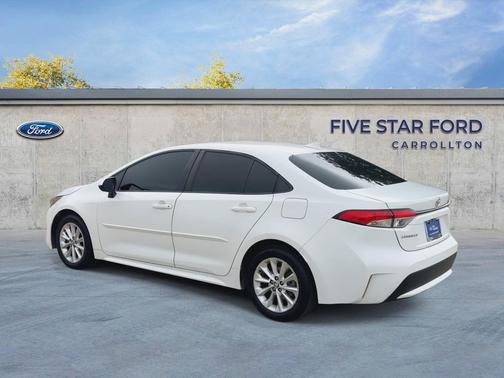 White 2022 Toyota Corolla LE