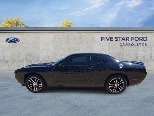 Pitch Black Clearcoat 2019 Dodge Challenger SXT