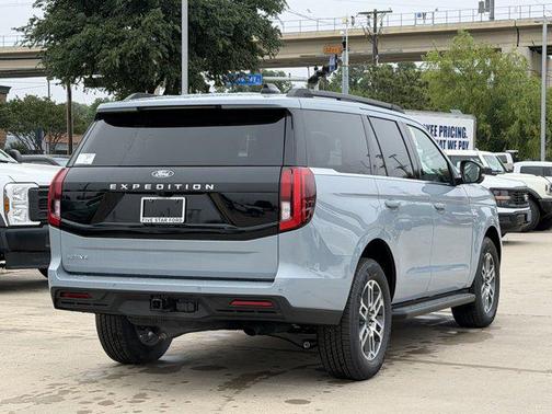 Glacier Gray Metallic Tri-Coat 2026 Ford Expedition Active