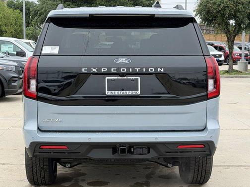 Glacier Gray Metallic Tri-Coat 2026 Ford Expedition Active