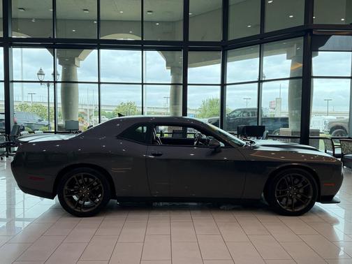 Granite Pearlcoat 2021 Dodge Challenger SRT Hellcat