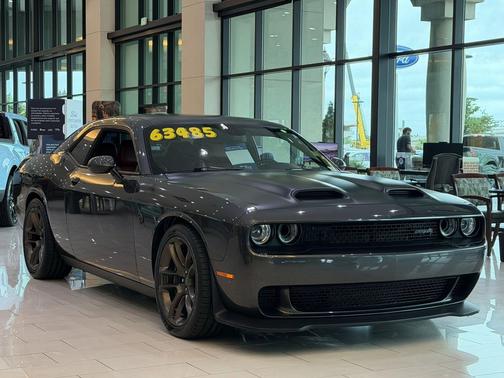 Granite Pearlcoat 2021 Dodge Challenger SRT Hellcat