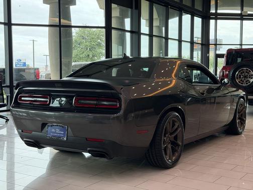 Granite Pearlcoat 2021 Dodge Challenger SRT Hellcat