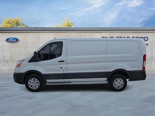 2022 Ford Transit-250 Base