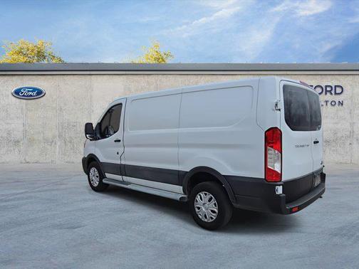 2022 Ford Transit-250 Base