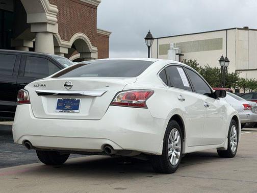 Pearl White 2015 Nissan Altima 2.5 S
