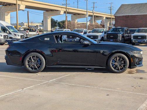 2026 Ford Mustang Dark Horse