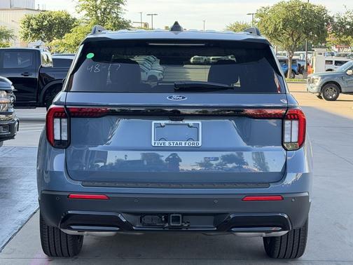 Vapor Blue Metallic 2026 Ford Explorer ST-Line
