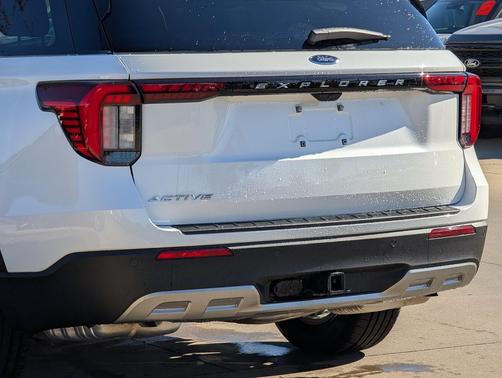 Star White Metallic Tri-Coat 2026 Ford Explorer Active