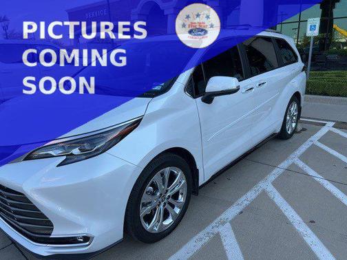 2024 Toyota Sienna Platinum 7 Passenger