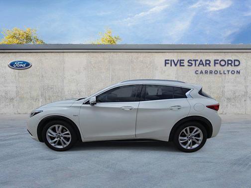 2019 INFINITI QX30 LUXE