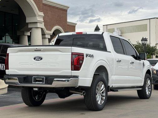 Star White Metallic Tri-Coat 2026 Ford F-150 Lariat