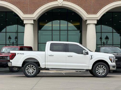 Star White Metallic Tri-Coat 2026 Ford F-150 Lariat