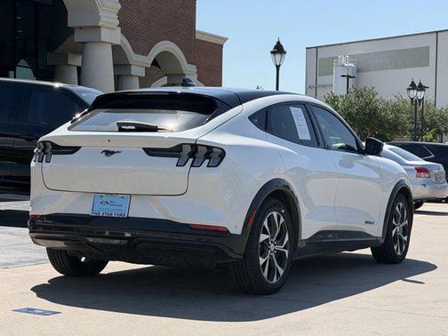 Star White Metallic Tri-Coat 2022 Ford Mustang Mach-E Premium
