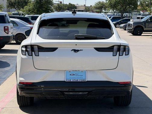 Star White Metallic Tri-Coat 2022 Ford Mustang Mach-E Premium