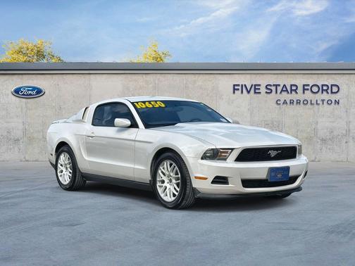 Performance White 2012 Ford Mustang V6