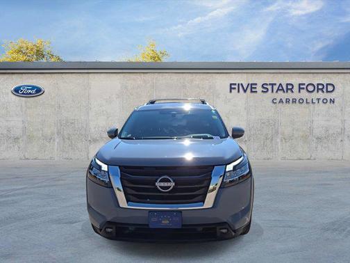 2023 Nissan Pathfinder Platinum FWD