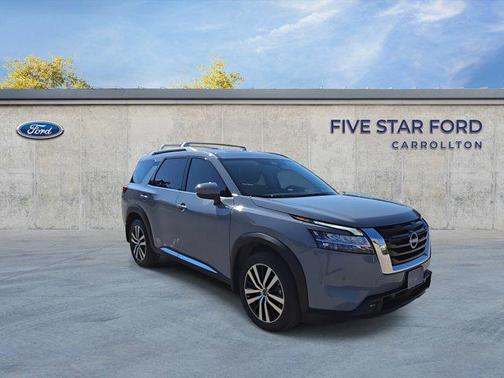 2023 Nissan Pathfinder Platinum FWD