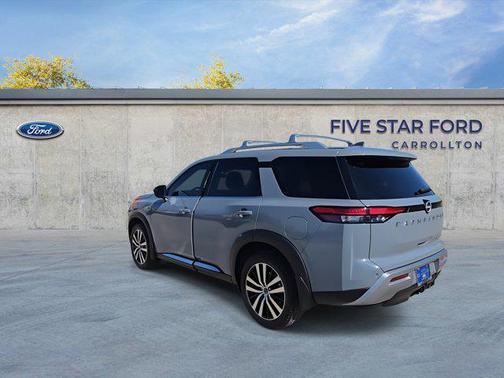 2023 Nissan Pathfinder Platinum FWD