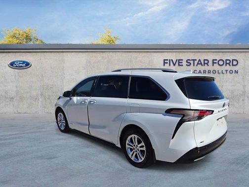 2021 Toyota Sienna Platinum 7 Passenger