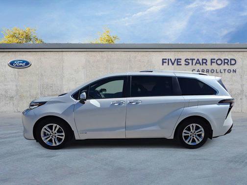2021 Toyota Sienna Platinum 7 Passenger