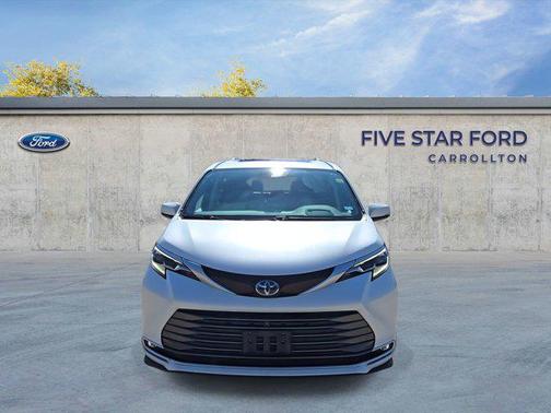 2021 Toyota Sienna Platinum 7 Passenger